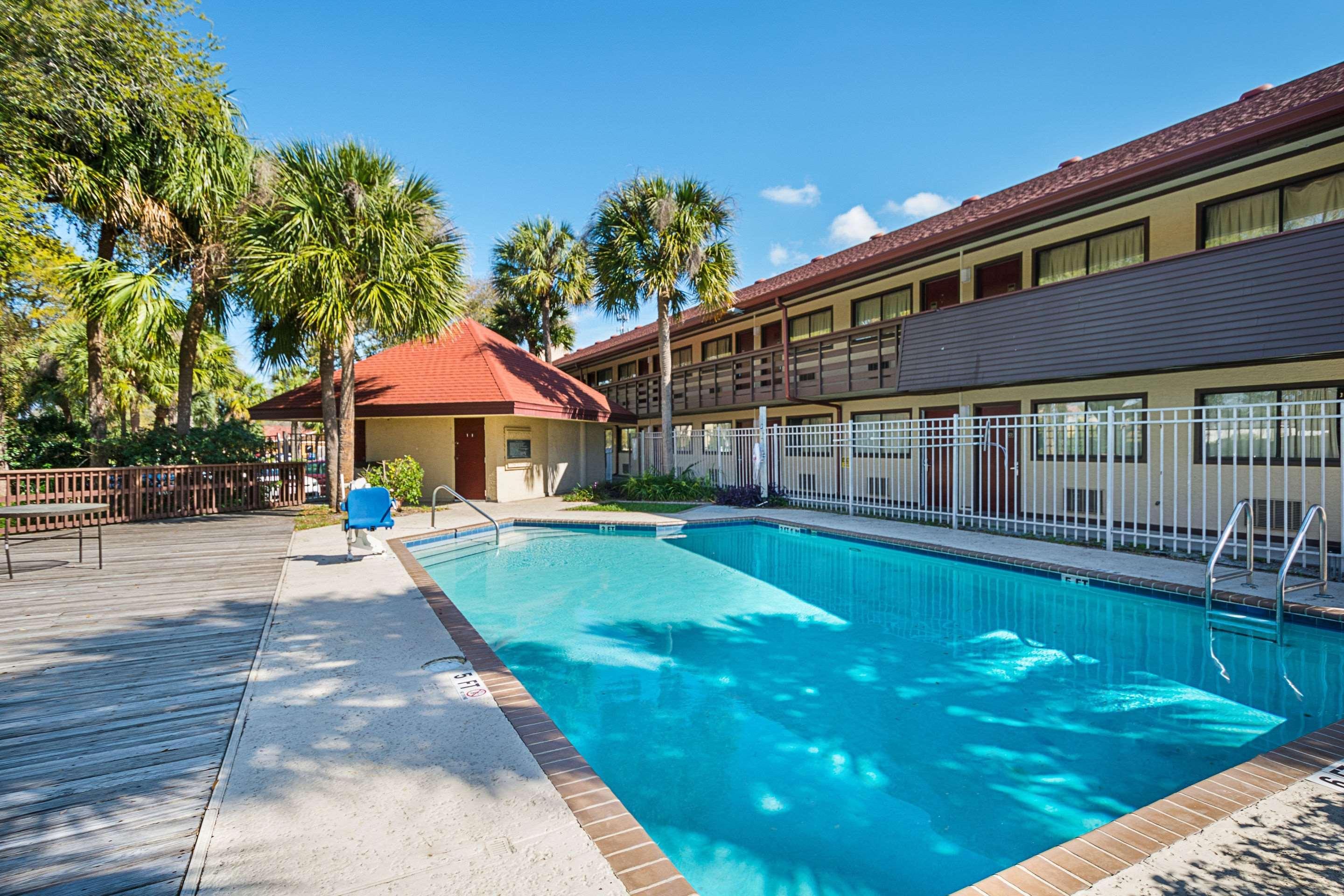Bay Inn On Busch Tampa Eksteriør bilde