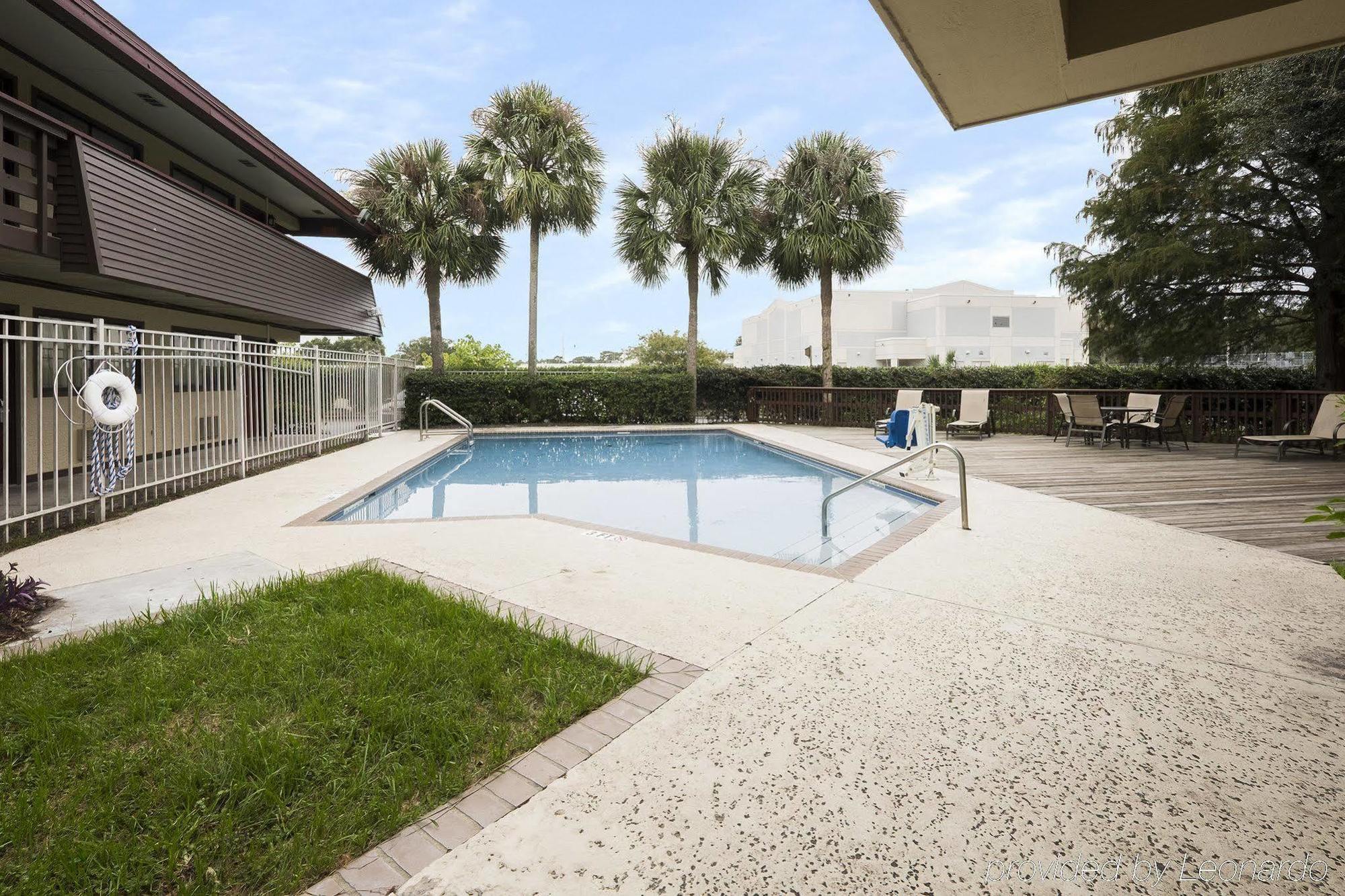 Bay Inn On Busch Tampa Eksteriør bilde