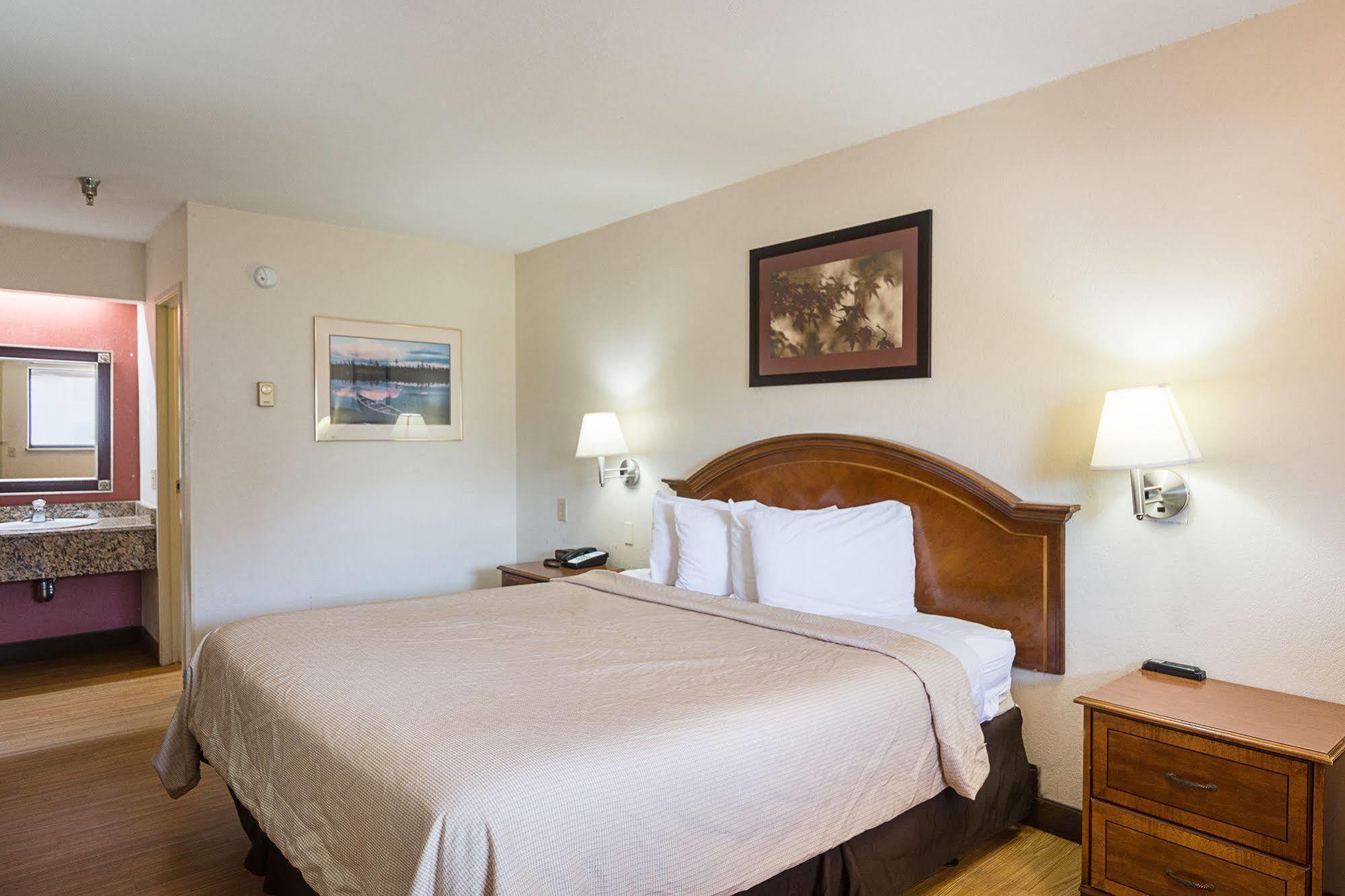 Bay Inn On Busch Tampa Eksteriør bilde